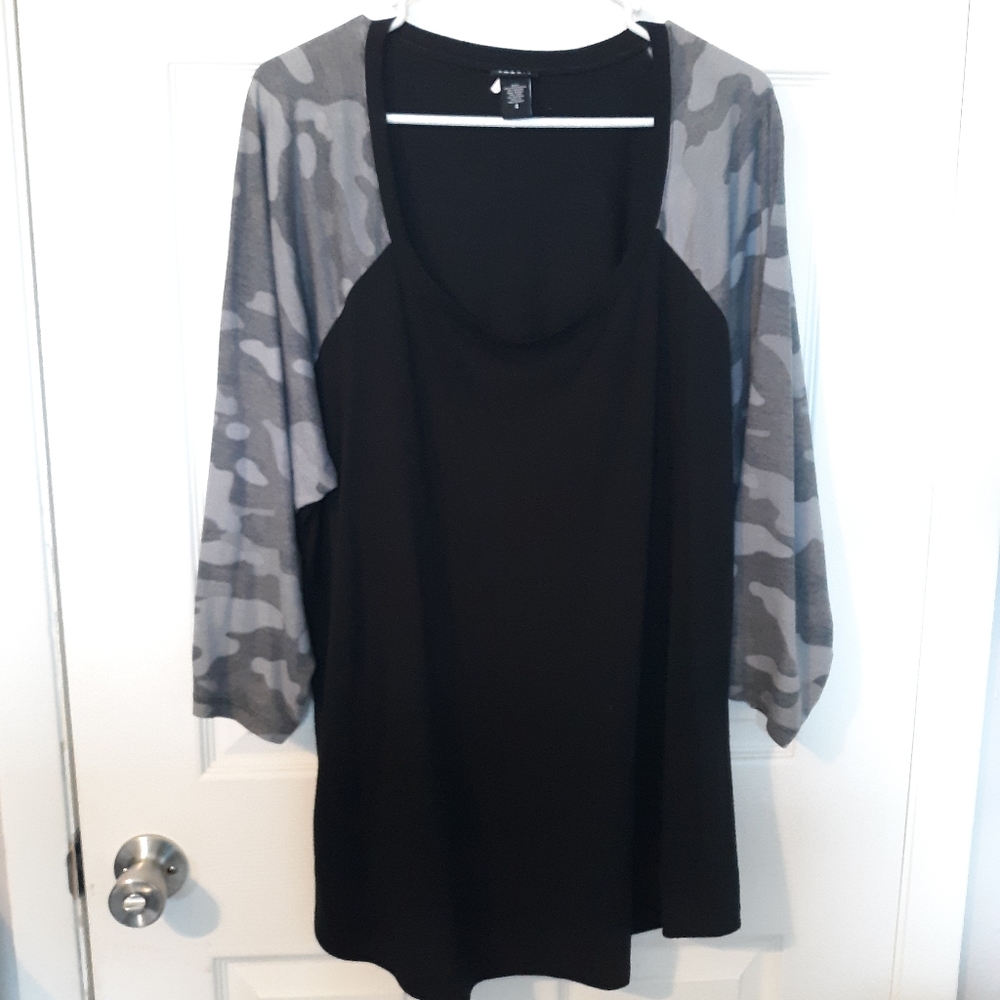 Torrid 3/4 sleeve top